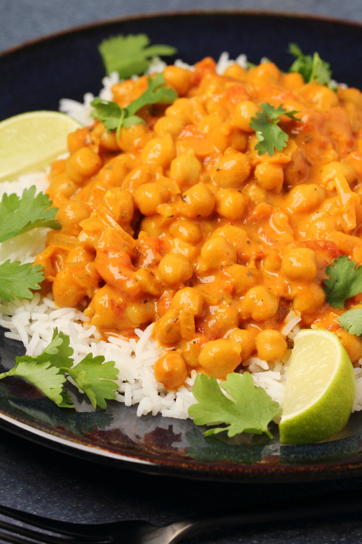 Flavorful Vegan Chickpea Curry: Customizable & Pantry-Friendly